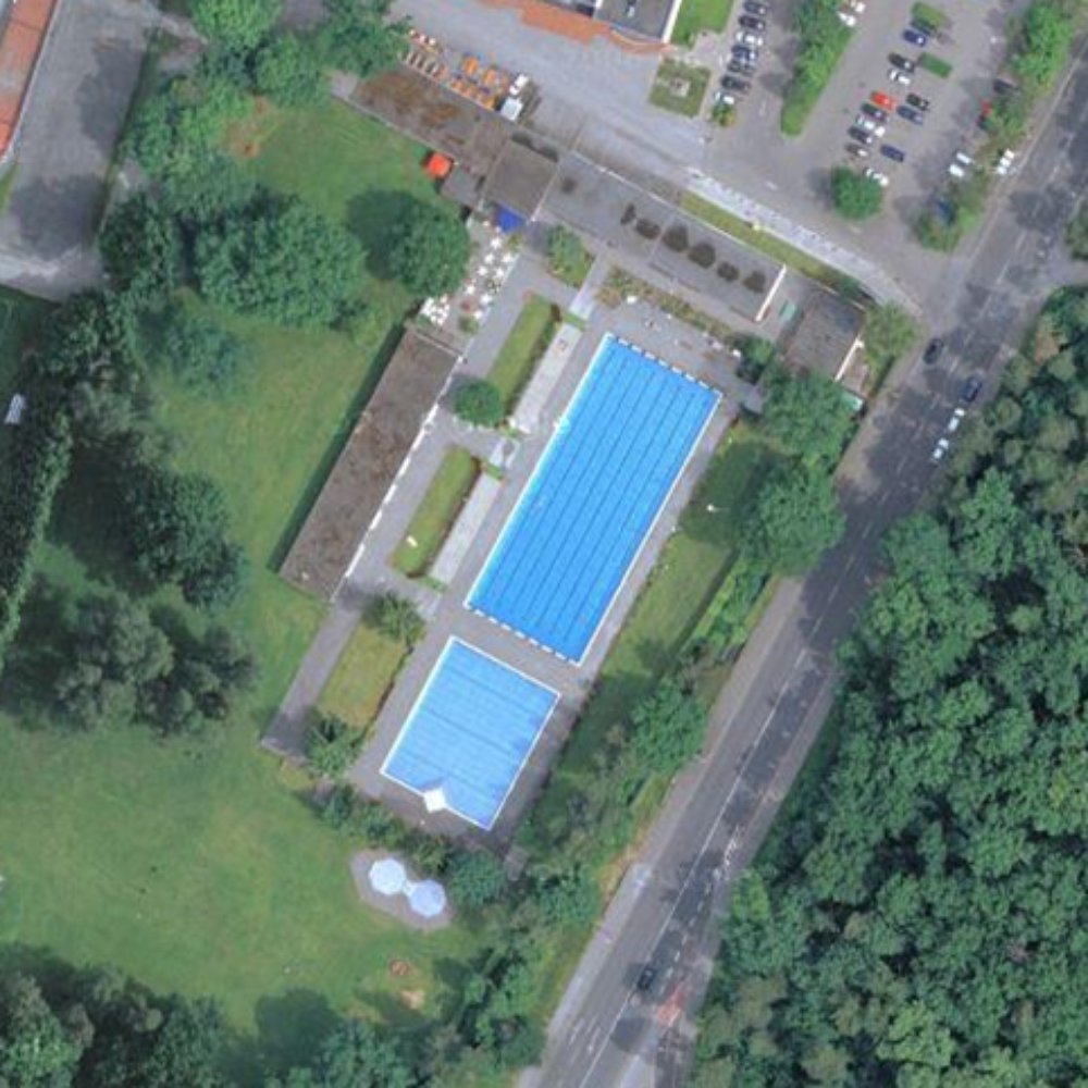 1. FCN 야외 수영장 '클룹바트'